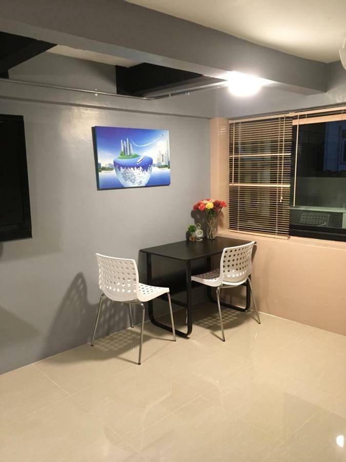 Icon Hostel Банкок Екстериор снимка
